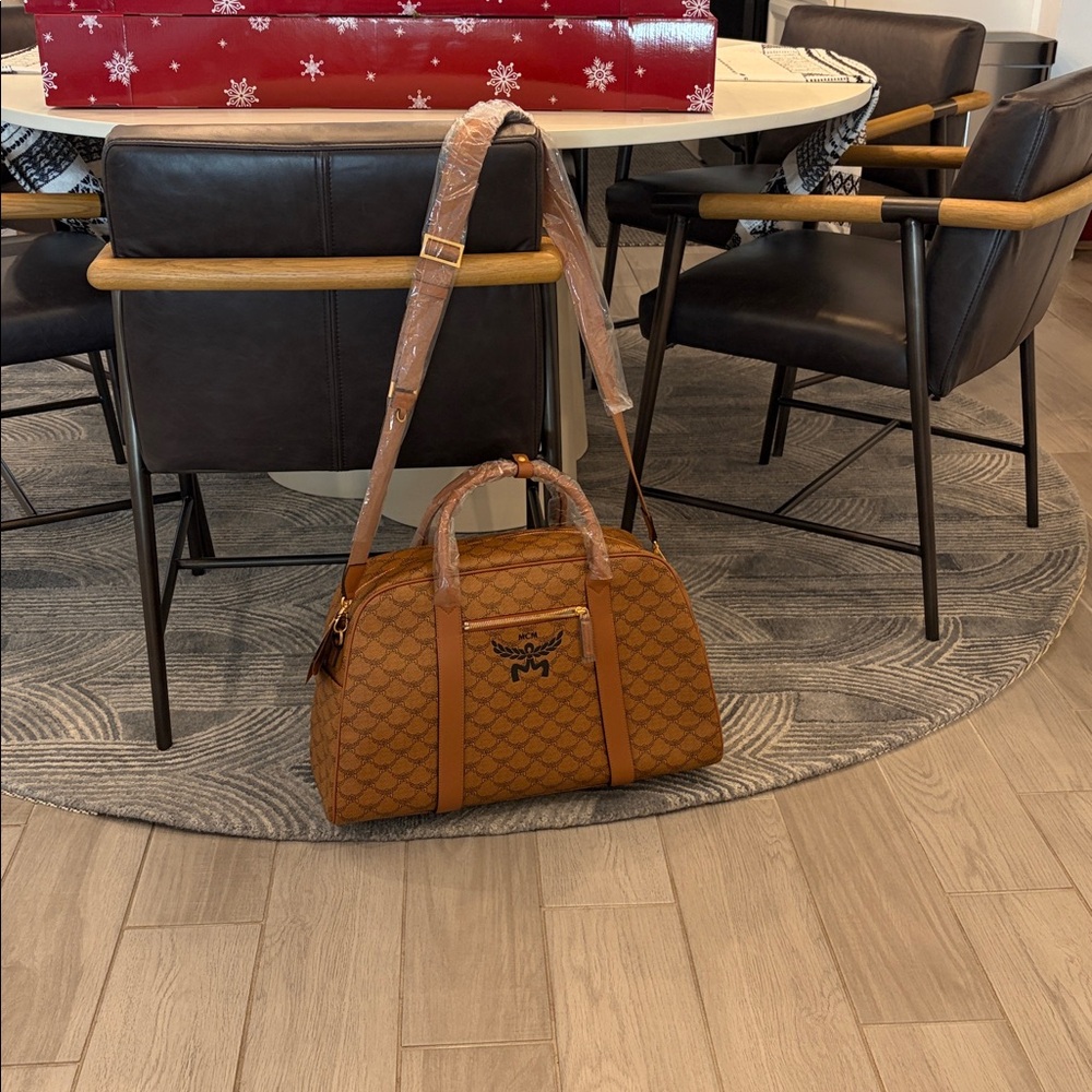 🔥 MCM XL Ottomar Weekender Bag – LIMITED SPECIAL EDITION – NWT! 🔥 - Picture 9 of 10
